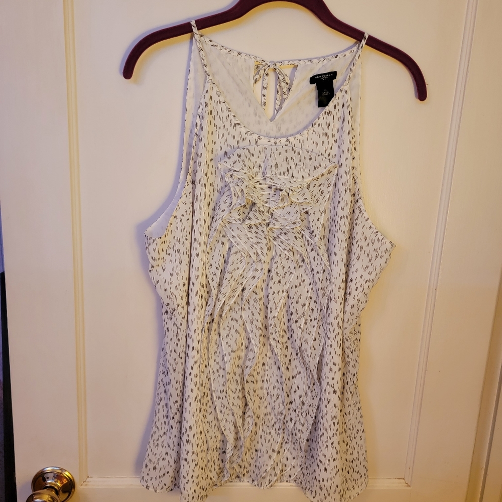 💜4/$25💜 Ann Taylor Tank